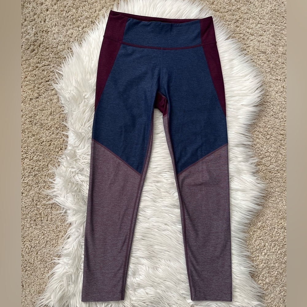{Outdoor Voices} Colorblock 7/8 Leggings in Maroon & Blue - Women's Small